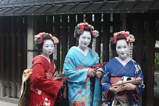 Geisha: The Art of the Japanese Entertainer