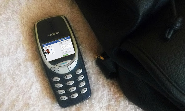 nokia 3310 joke, facebook