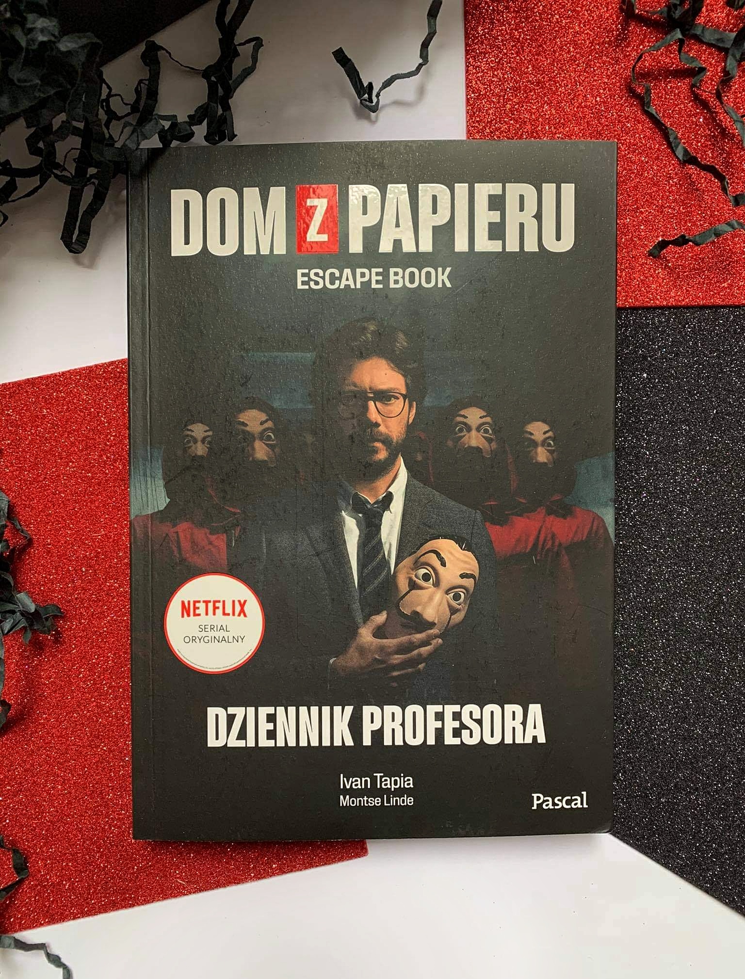 Dom z Papieru. Dziennik Profesora. Escape Book - Iwan Tapia  i Montse Linde