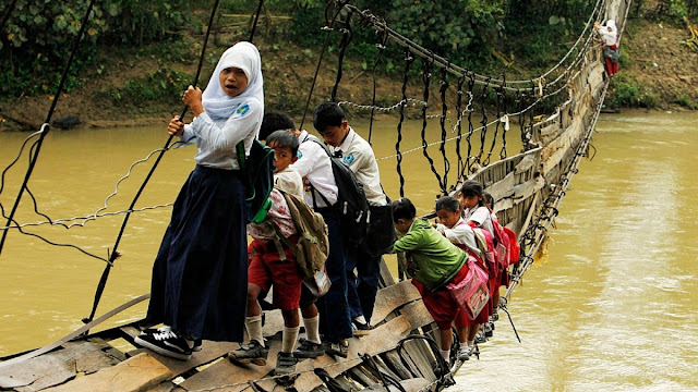 Sekolahan Desa Tanjung Sanghiang yang Lokasinya Paling Ekstrim di Dunia