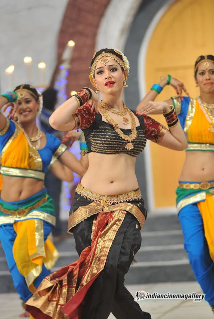 Tamanna deep navel