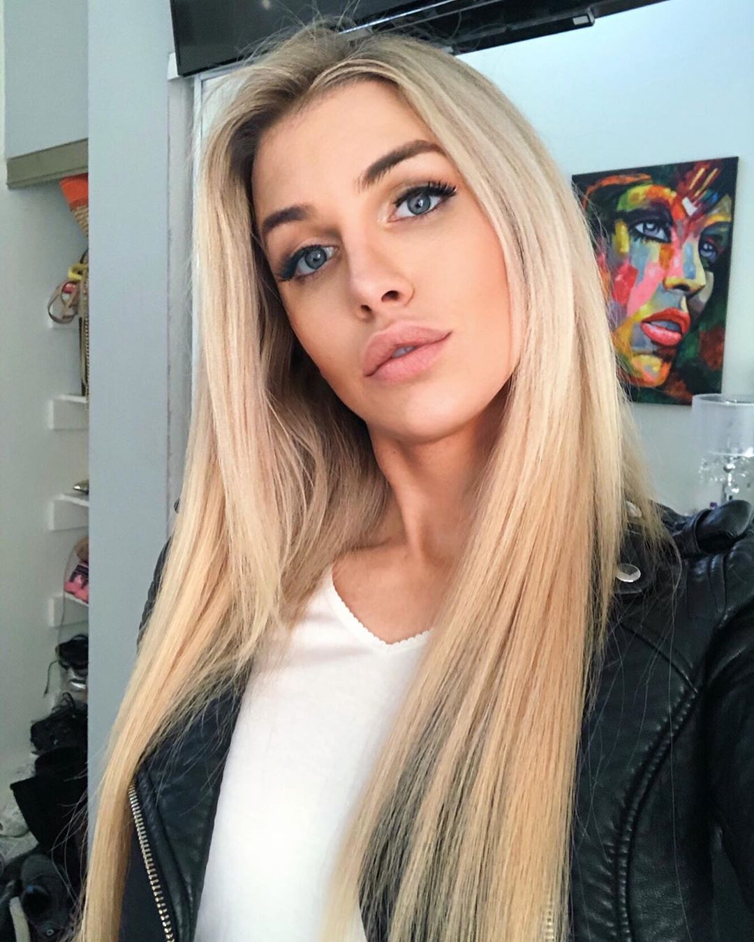 Ashley Ryan – Most Beautiful Transgender Woman Instagram