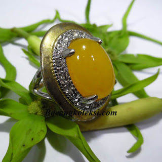 cincin mustika serai, cara mencari batu serai, mustika bunga serai, cara mengeluarkan batu serai, batu serai asli dan palsu, cara mengambil mustika serai, kegunaan mustika serai, khasiat batu serai, harga batu serai asli, mustika serai asli, mustika pengasihan ,mustika bertuah, barang bertuah, barang mistik, mustika bumi, koleksi mustika pusaka bertuah, benda bertuah, 