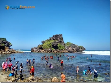 Pantai Nglambor Kisah Foto Blog02
