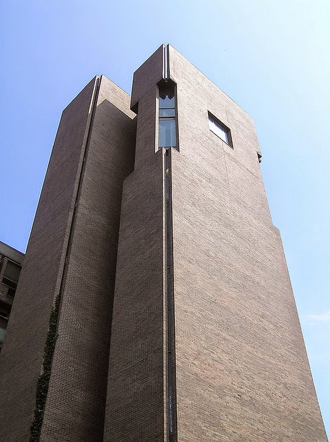 Laboratorios de Biotecnología Richards en Philadelphia | Louis Kahn | Richards Medical Research Building  