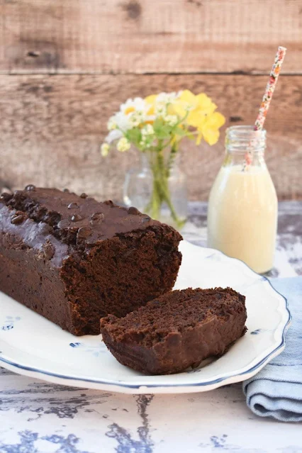 Vegan chocolate loaf cake