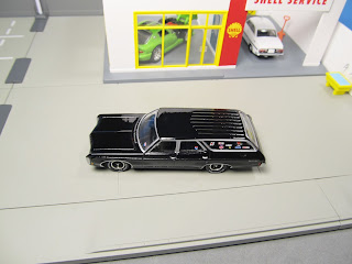 Auto World 1969 Chevy Kingswood Estate black