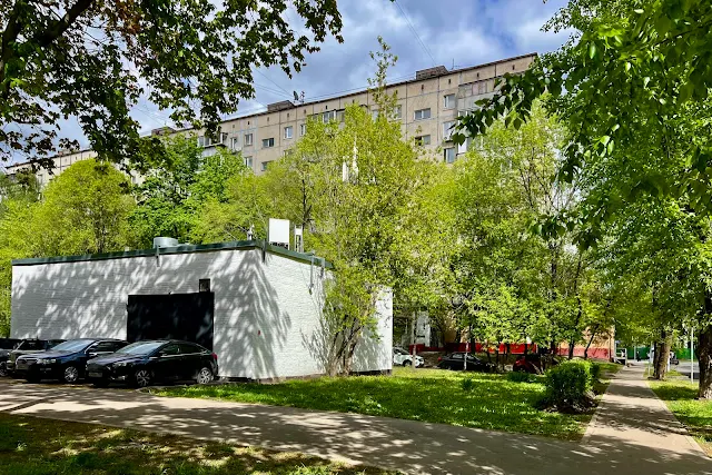 Мариупольская улица, центральный тепловой пункт, жилой дом 1975 года постройки