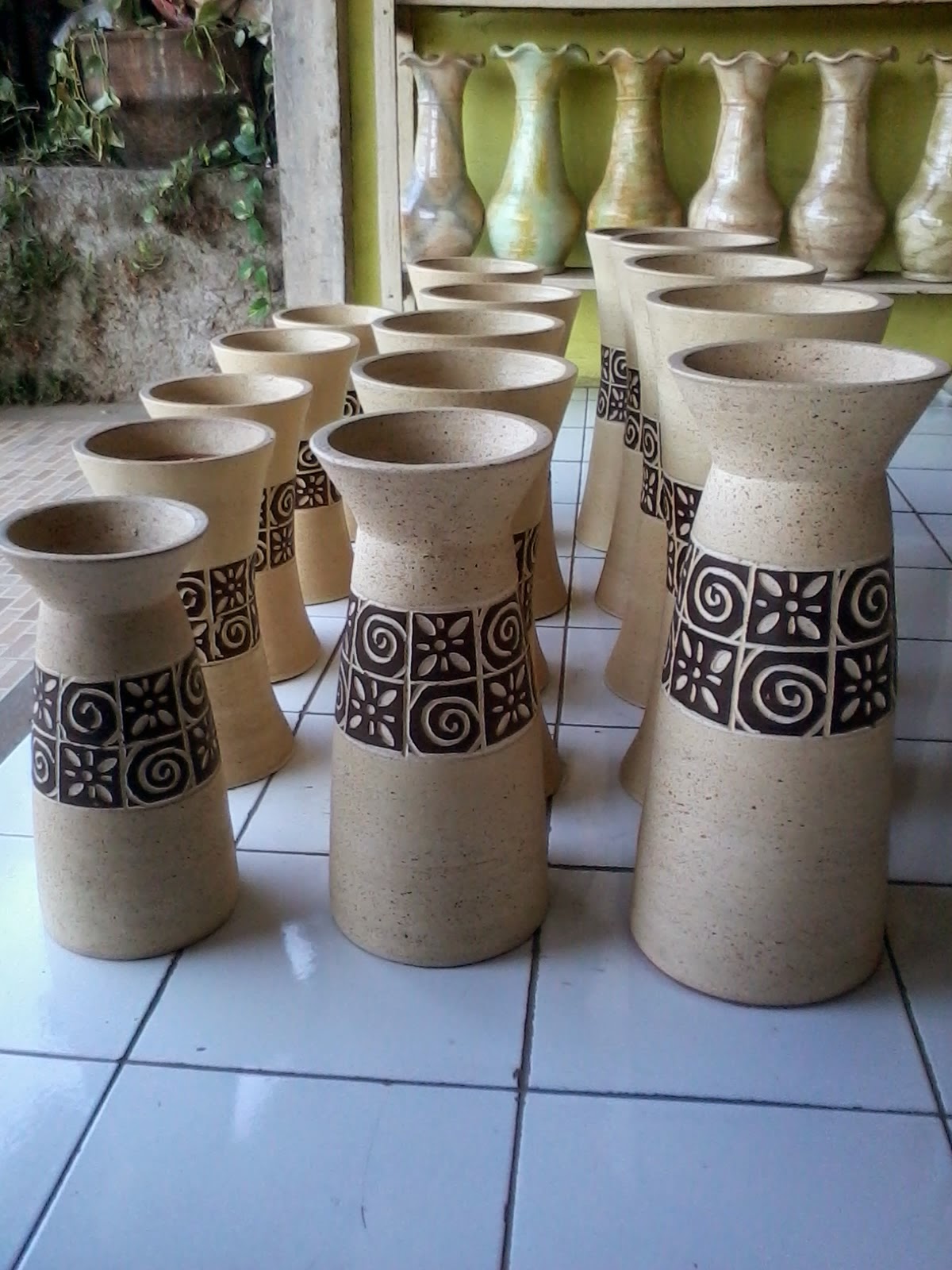 Jual Macam-macam Gerabah/Keramik : Pot Bunga, Pot Clay, Vas, Kendi