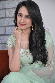  Pragya Jaiswal Pics