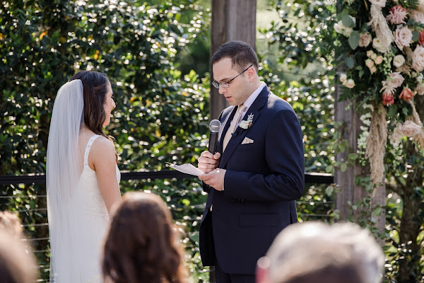 Fleetwood Farm Winery Wedding photographed by Heather Ryan Photography