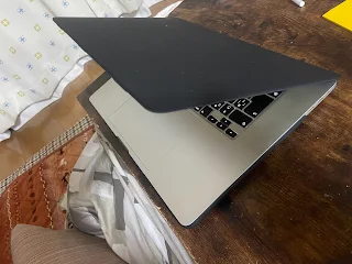 MacBook Pro 16 用 ケース カバー