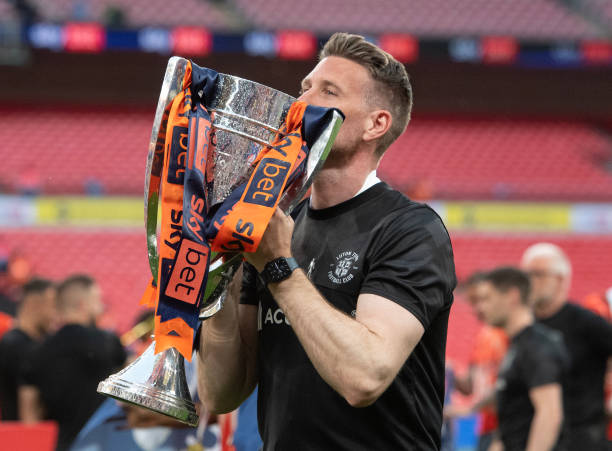 Rob Edwards: The Up-and-Coming Manager Who is Taking the Championship by Storm