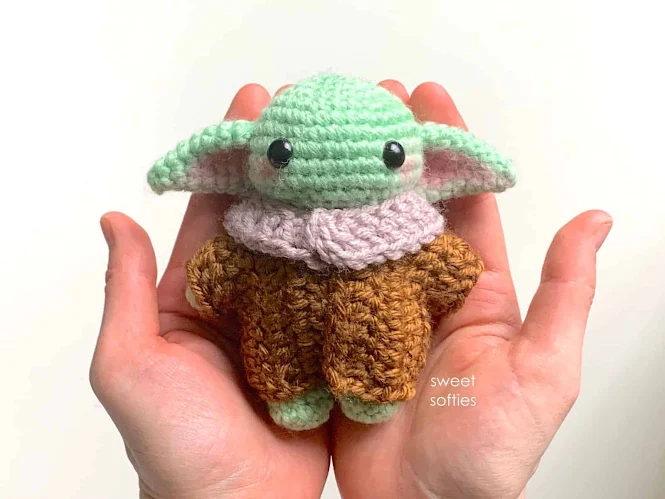 Crochet Star Wars Characters FREE Amigurumi Patterns - Baby Yoda Amigurumi
