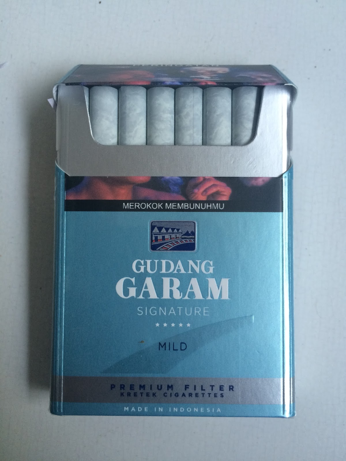  Gudang  Garam  Signature Mild isi 16 Batang SKM LTLN dengan 