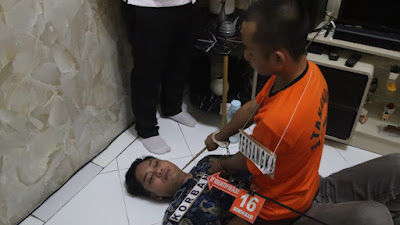  Polres Sukabumi Gelar Rekonstruksi Aksi Pembunuhan Terhadap Seorang ART di Palabuhanratu