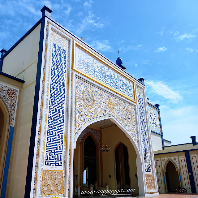 Masjid terapung Bagan Datuk