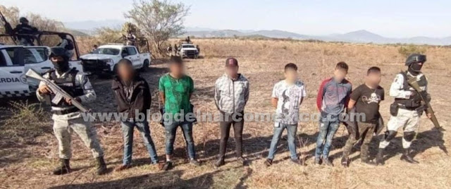 Fotos: Elementos de la Guardia Nacional capturan en Ixtlán; Michoacán a 6 Sicarios del CJNG armados y con uniformes con las Siglas del Cártel del Mencho