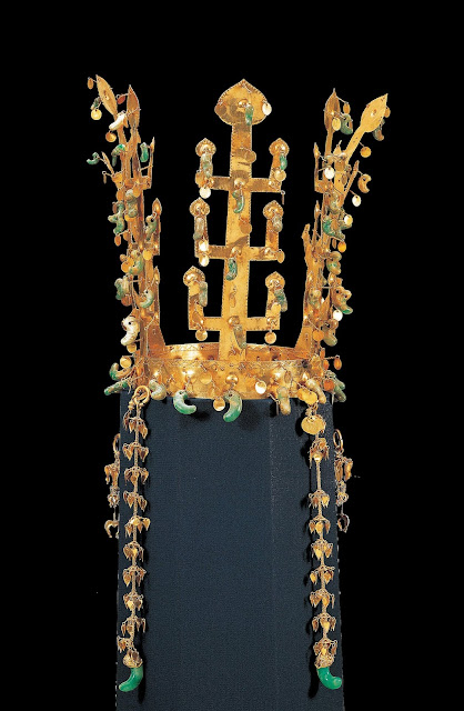 신라 금관(金冠), 높이 27.7cm, 지름 19cm, 길이 46cm, 길이 28cm, 국보 제87호, 국립중앙박물관