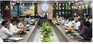 तकनीकी खेती से समृद्ध होंगे किसान: जिलाधिकारी डॉ. दिनेश चंद्र