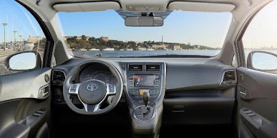 Toyota MPV Interior