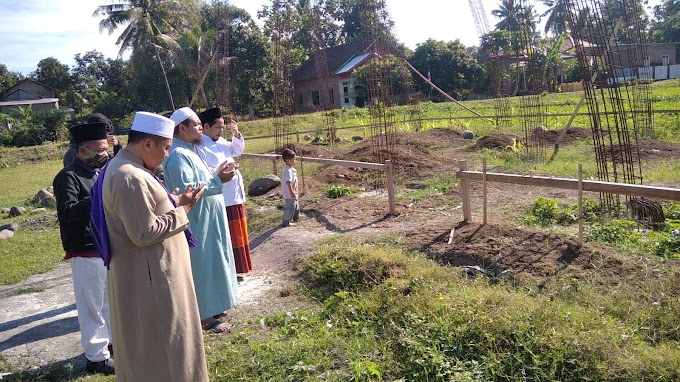 Kunjungi Pembangunan gedung MI dan Asrama, Dua Tuan guru mendo'akan kelancaran