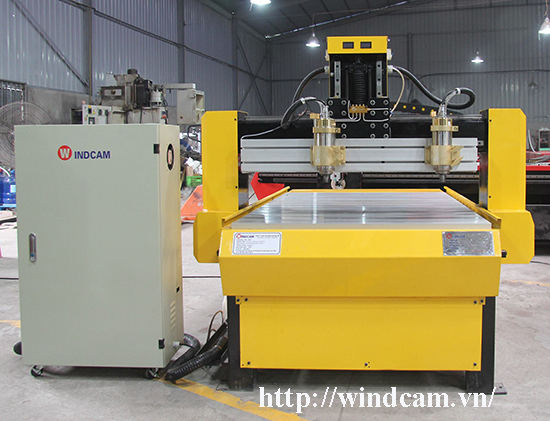 Giá máy CNC khắc gỗ mini được sản xuất tại Việt Nam 2
