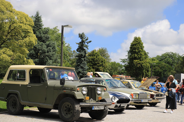 concentración coches clásicos en Munoa