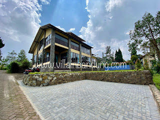 Villa KNCN ( Private Pool Halaman Luas ) Istana Bunga Lembang