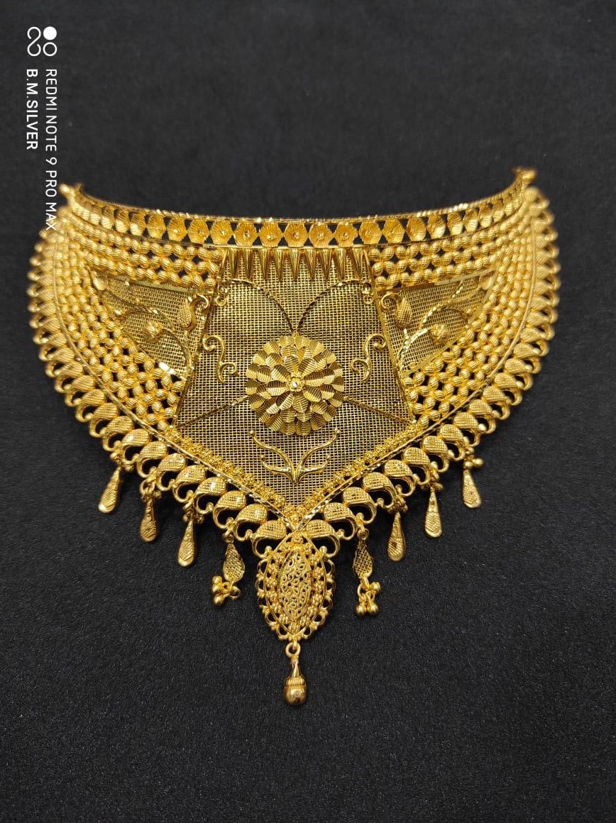 Latest Gold Choker Necklace Designs, gold choker designs, light weight gold choker, wedding choker designs, gold necklace, fancy wedding necklace choker, Samanta Jewellers Gold Choker Necklace Designs
