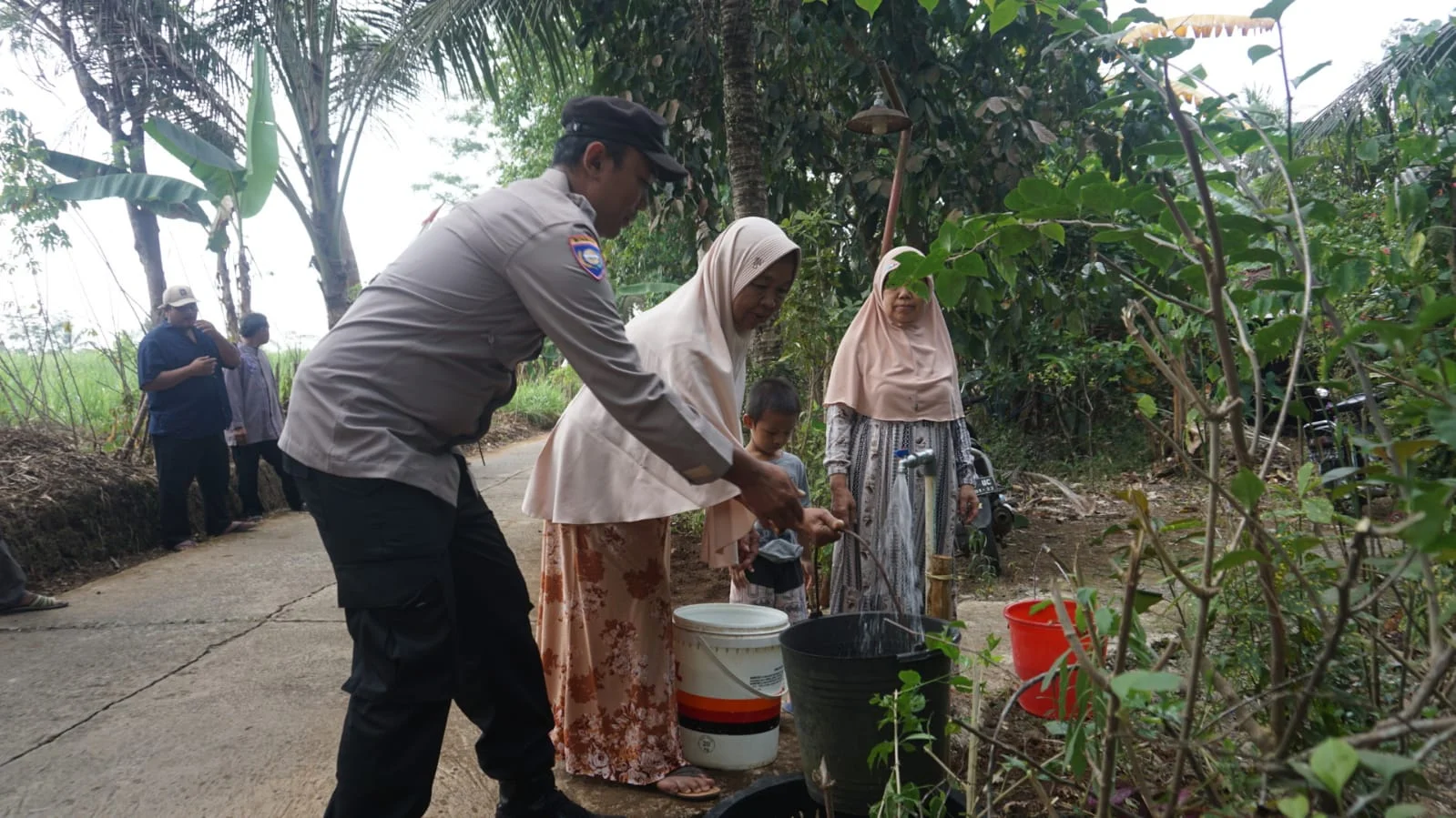 Polres Purbalingga Serahkan Program Polri Peduli Lingkungan