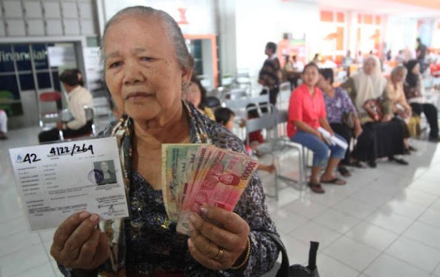 KABAR GEMBIRA !! INI DIA HAK TAMBAHAN BARU TERKAIT PENSIUN PNS YANG
SIAP DICAIRKAN PT TASPEN