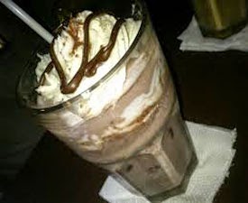 Resep praktis (mudah) membuat es cream cappucino vanilla float enak (lezat)