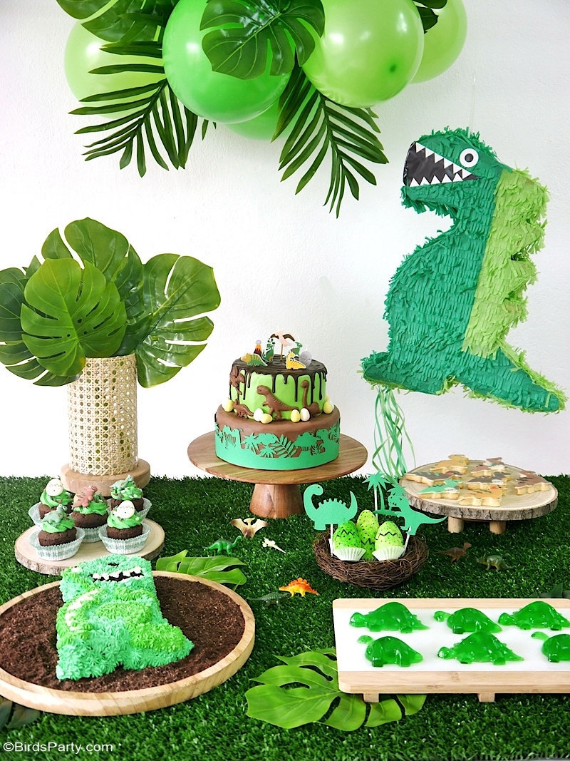 Easy DIY Dinosaur Birthday Party Ideas and Recipes - quick, fun and inexpensive party decorations and food ideas on a dinosaur party theme! by BirdsParty.com @birdsparty #dinosaur #dinosaurparty #dinosaurcake #dinosaurbirthday #partyideas #dinosaurdecorations