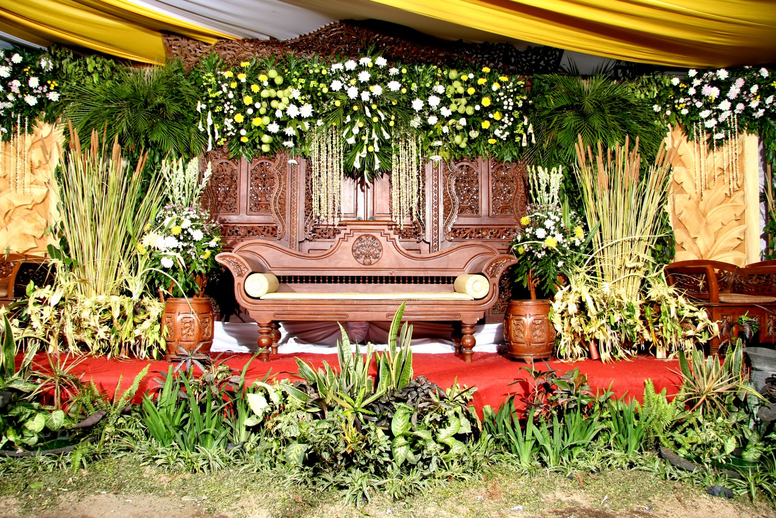 LAILA INDAH WEDDING Dekor manten Dekor Tenda dan Meja 