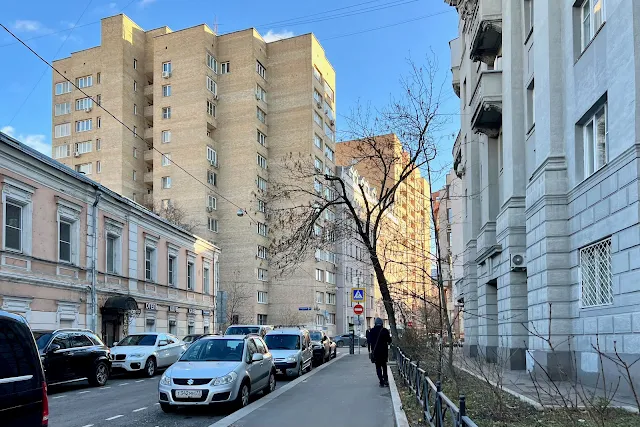 Воротниковский переулок, жилой дом 1972 года постройки