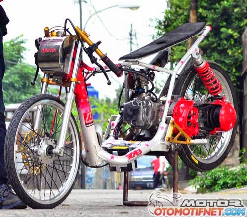  Modifikasi  Yamaha X  Ride  Drag  Bike Barsaxx Speed Concept