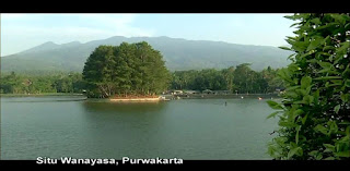 Angklung adalah salah satu alat musik tradisional yang dikenal berasal dari tanah Pasundan atau Jawa Barat. Namun disebuah dusun bernama Situ Wanayasa di Purwakarta, Asep, namanya, serius menekuni usaha memproduksi angklung.