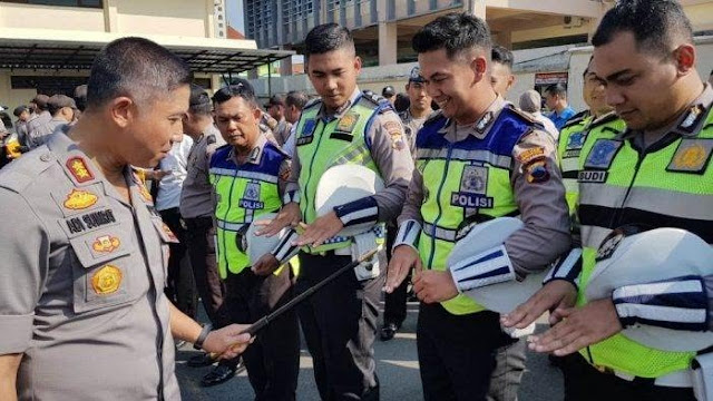 KAPOLRES SEMARANG TEKANKAN ANGGOTA GUNAKAN ROMPI SESUAI ATURAN DAN SOP