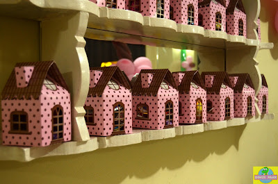 decoração-ursa-marrom-e-rosa-em-bauru-buffet-infantil-provençal-centro-de-mesa-rosa-com-bolinha-marrom