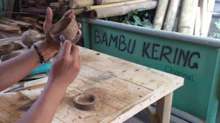 Cangkir Dari batok Kelapa