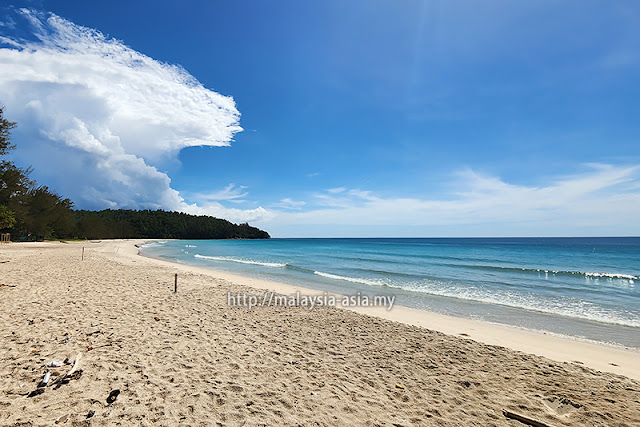 Simpang Mengayau Beach