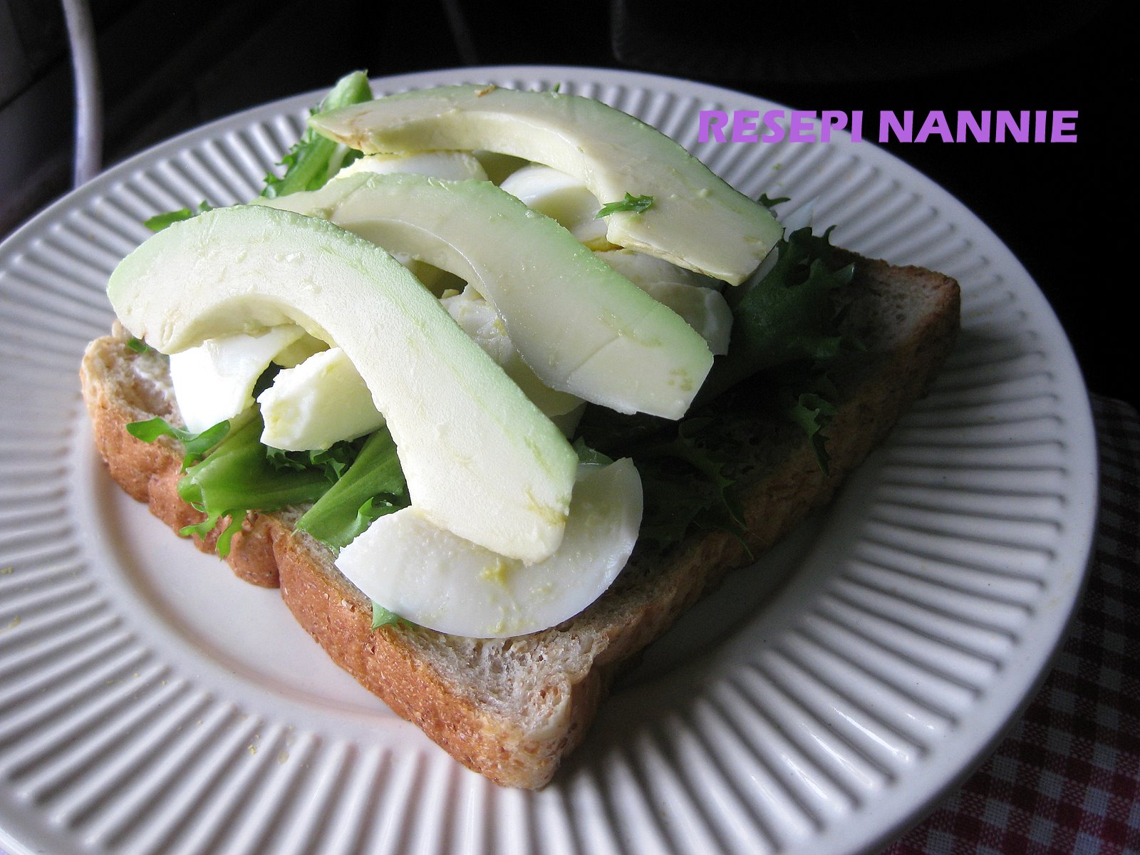 RESEPI NENNIE KHUZAIFAH: Sandwhich avocado & telur