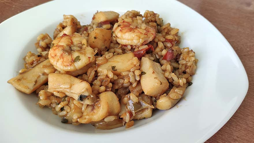 Arroz con sepia y gambas