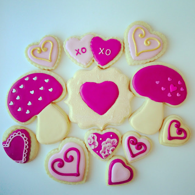 Valentine's Day sugar cookies by Askanam , order on www.etsy.com/shop/askanam