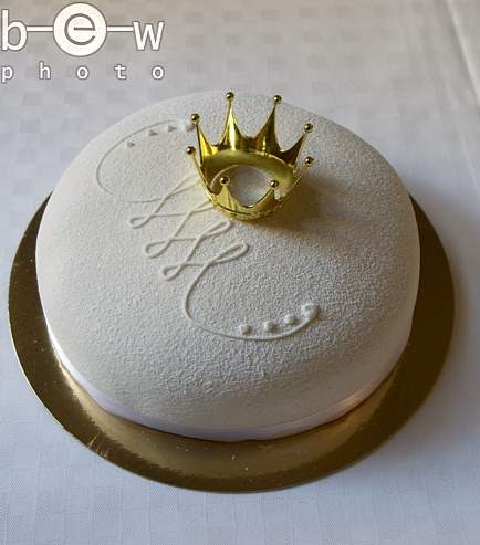 Crown Princess Wedding Cakes Design Wedding cake decorated with silver and 