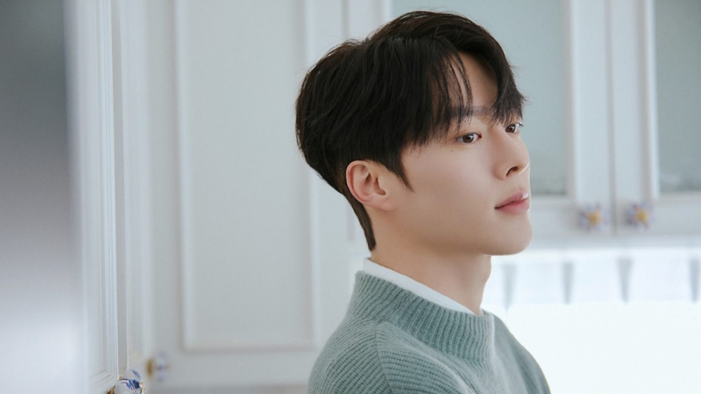 Actor Jang Ki Yong Reportedly Enlists in The Military Today