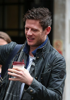 James Norton agli studi di BBC Radio 2