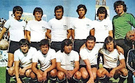 C .S. DEPORTIVO COLO COLO - Santiago de Chile, Chile - Temporada 1975 - Rolando García, César Reyes, Guillermo Páez, Jorge Espinoza, Leonel Herrera, Adolfo Nef; Luis Araneda, Alfonso Lara, Julio Crisosto, Chamaco Valdés y Juan Carlos Orellana