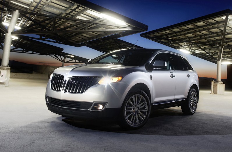 2011 Lincoln MKX Luxury Car front angle industryexclusive technologies and 